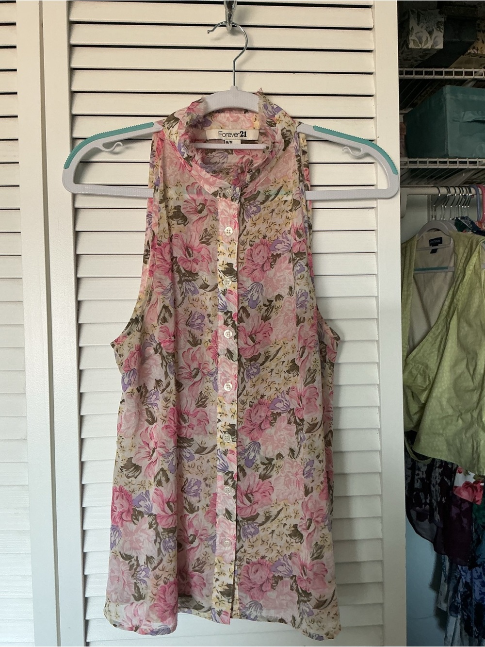 Forever 21 Pink Floral Sleeveless Button-Down Blouse